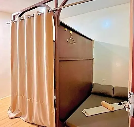 Golden 8 Airport - Mactan Cebu Hotel a capsule Lapu-Lapu City